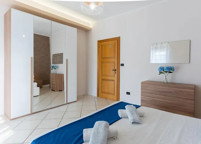 Vivere Penthouse Sea View, 2 Suites, 2 Baths,