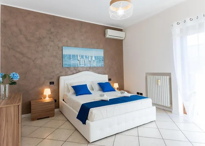 Vivere Penthouse Sea View, 2 Suites, 2 Baths,